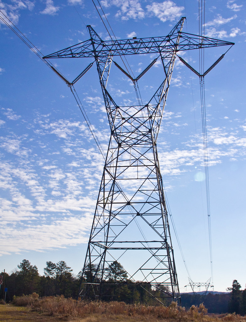 Infraestructura de red eléctrica de alta tensión