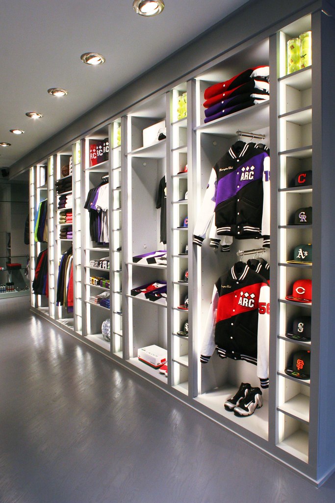 Interior de tienda retail moderna